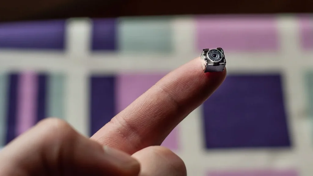 micro-camera-on-finger
